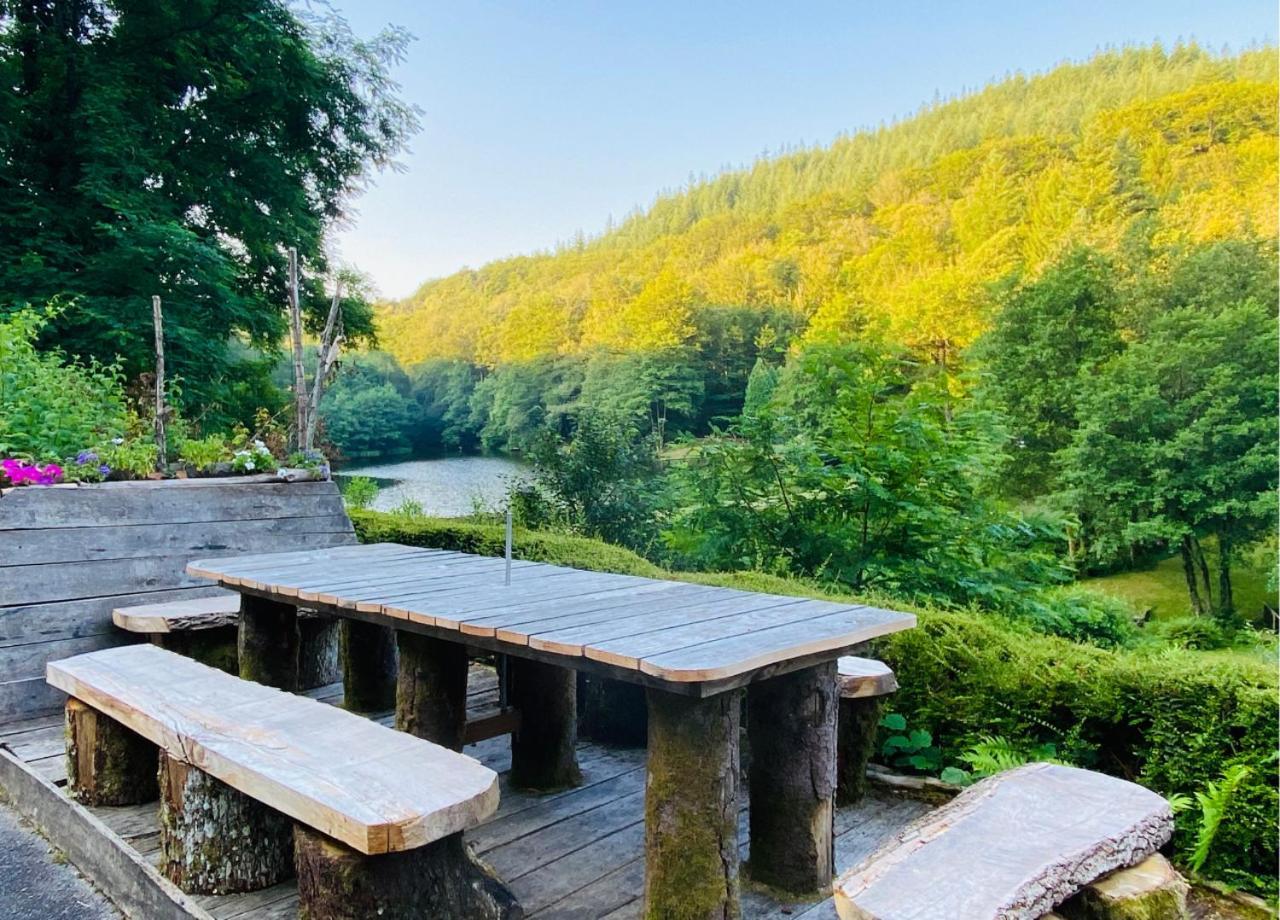 Appartement Aux Sources De La Chabanne Saint-Hilaire-les-Courbes Exteriör bild